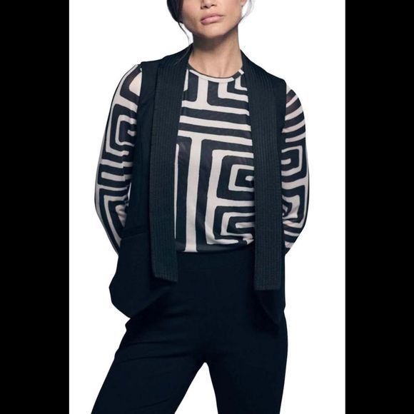 GREY by Jhoan Sebastian Grey Layered Mesh Printed Top Black/White - Regular - Picture 1 of 1